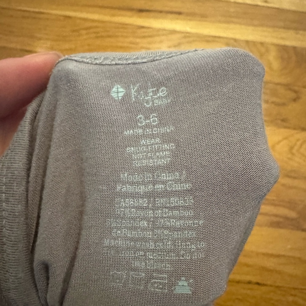 Kyte Baby Zippered Footie in Mushroom (3-6m) - Picture 3 of 3